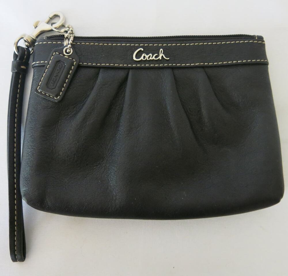 COACH Leather Wristlet Wallet Purse Small Clutch Zipper Black Classic Minimalist